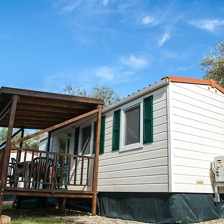 Camping Villaggio Cerquestra Magione Bagian luar foto