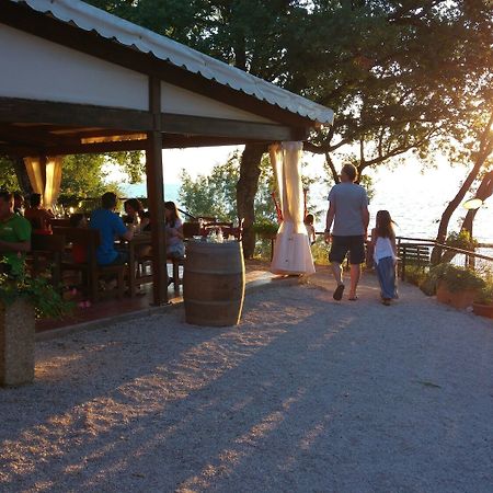 Camping Villaggio Cerquestra Magione Bagian luar foto